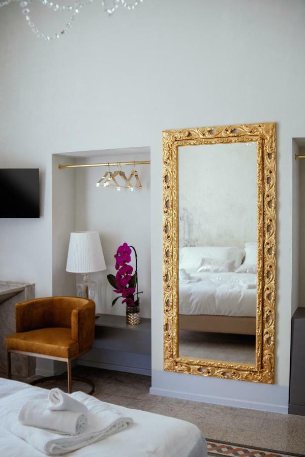 Palazzo Dei Grifoni - Luxury Suites - San Benedetto del Tronto Exteriör bild
